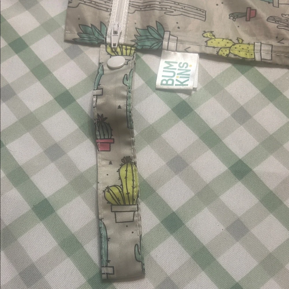 Bumkins Cactus & Succulent Print Wet Bag with Blue Leaf Snack Pouch